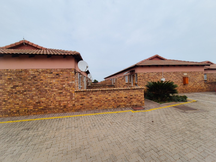 2 Bedroom Property for Sale in Vaalpark Free State